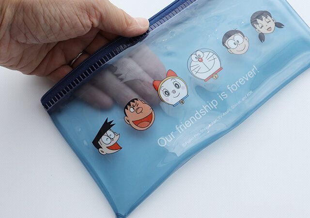 ダイソー ドラえもん フラットポーチ