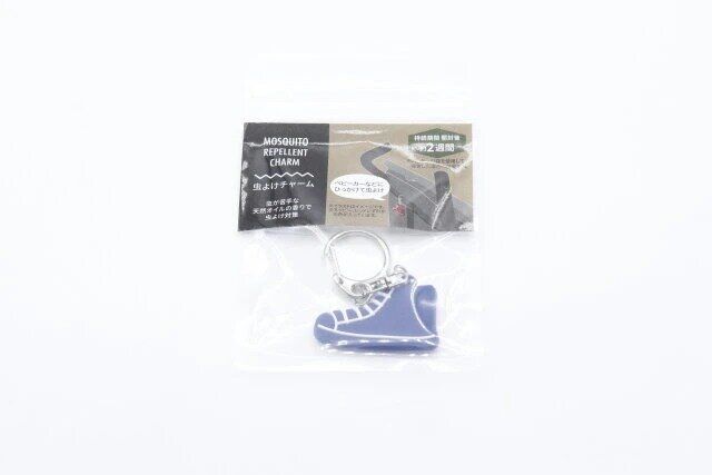 セリアの虫よけチャーム スニーカーデザイン