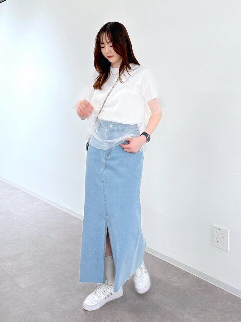 白Tシャツのコーデ4