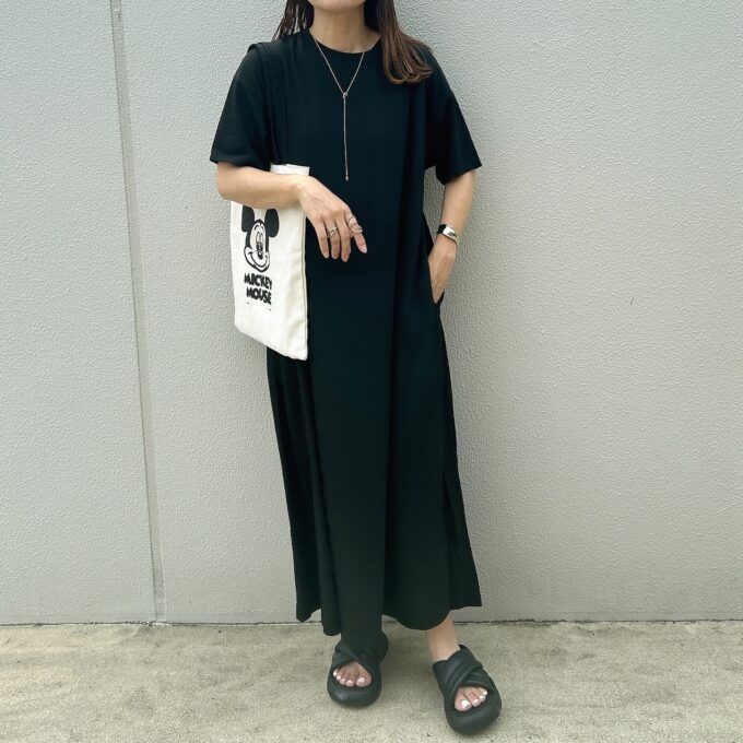 ダイソー「ミッキートートバッグ」×汗ジミ軽減Aラインワンピース