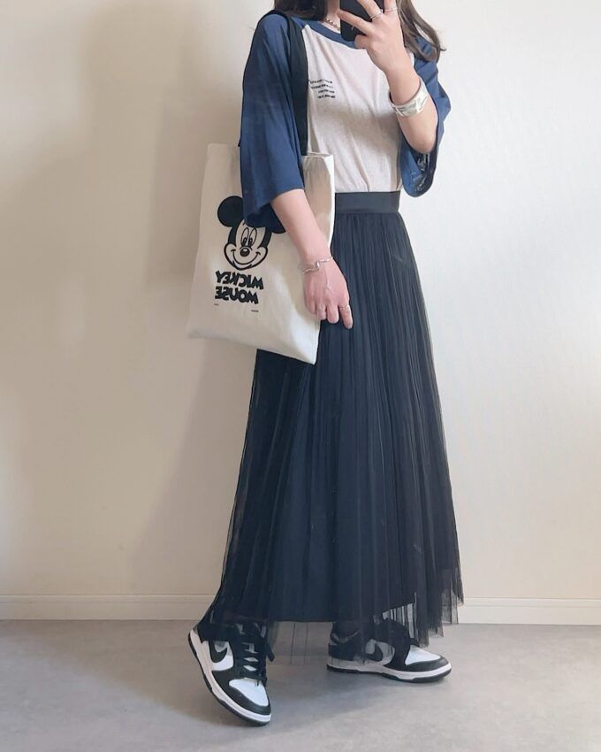 ダイソー「ミッキートートバッグ」×チュールプリーツスカート