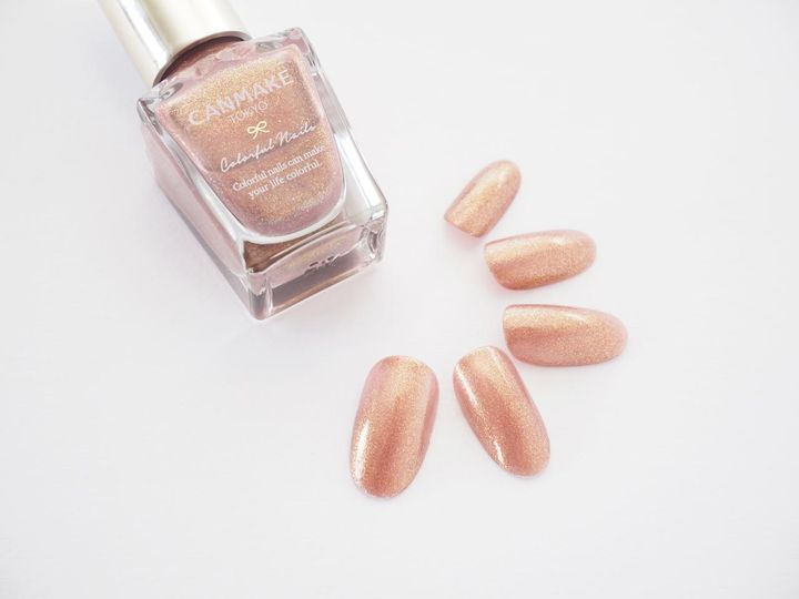 画像: “Thank God It's Friday”！淡いローズカラーにゴールドパールがぎっしり。