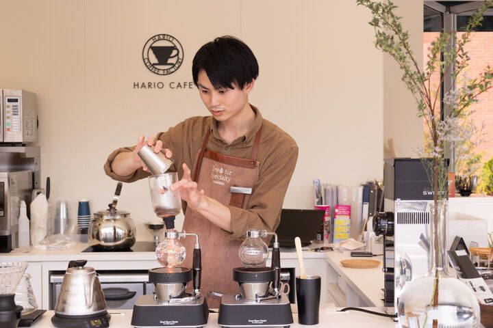 アートな耐熱ガラスを眺めながら「HARIO CAFE 軽井沢安東美術館店」でコーヒータイム