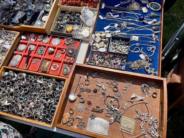 「スリフトショップ・フリマで本気買いしてみた」