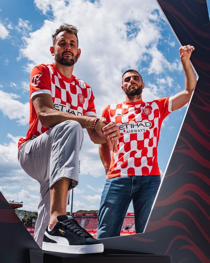 胸ロゴを“ETIHAD”に変更！ジローナが2024-25新ユニフォームを発表 「シティFG」の雰囲気が強まる