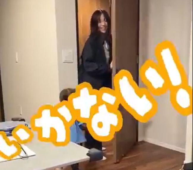 私を置いて出かけちゃうの！？ パパvsママ、その様子を見た１才ちゃんの様子がかわいすぎる！！