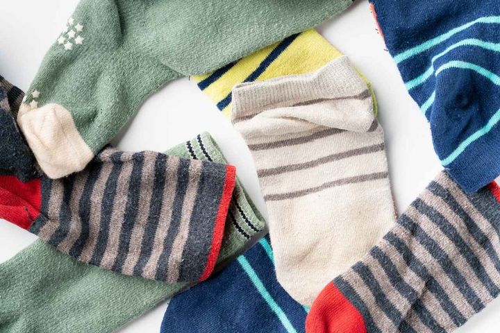 画像: 「一生分もいらないでしょ（泣）」義母が【大量の靴下】を買ってきた！在庫を考えない買い物に、一同あ然