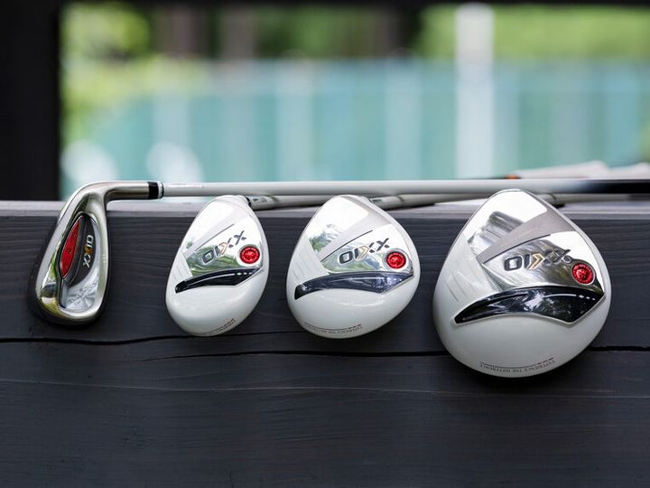 「次もうまく打てる」安心して飛ばせるパールホワイトなゼクシオ【試してみた！】