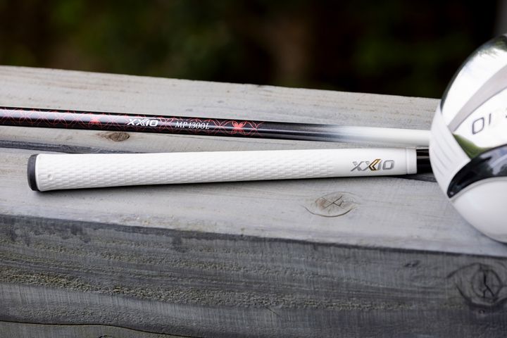 「次もうまく打てる」安心して飛ばせるパールホワイトなゼクシオ【試してみた！】