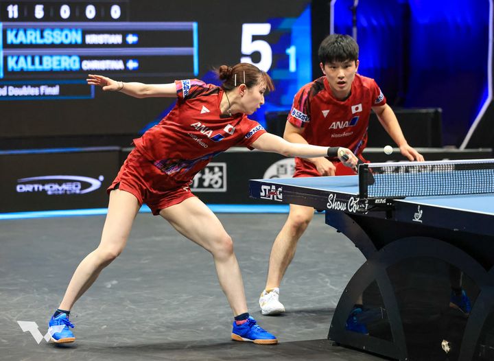 早田ひな、張本智和（C）WTT