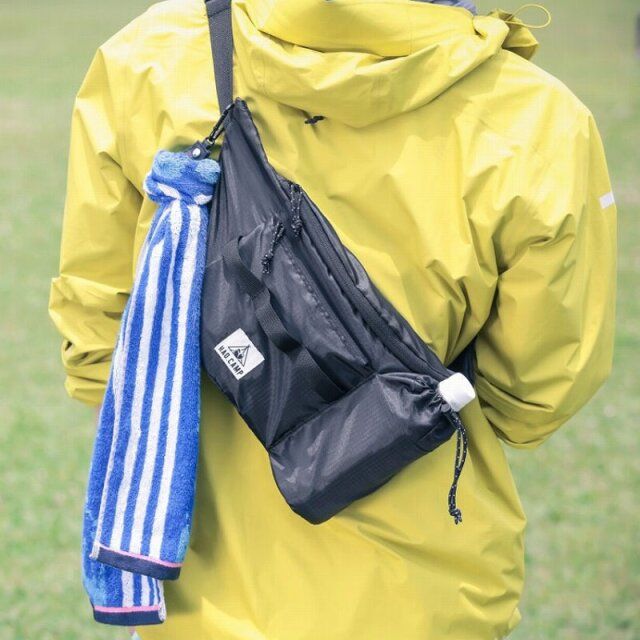 HAO.CAMP フェス好き編集者が考えた! タオルホルダー付きボディバッグ