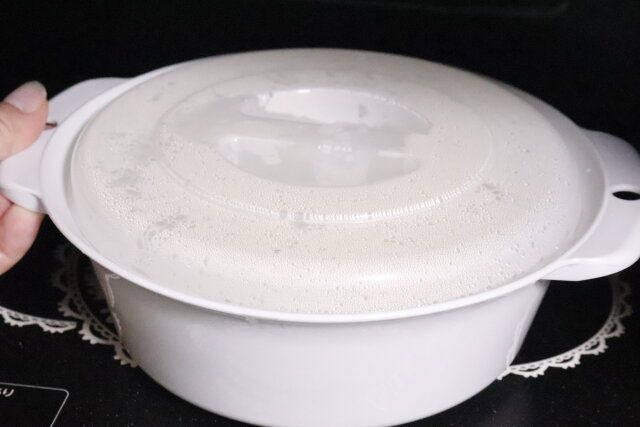 セリアの電子レンジ調理器 ラーメンをレンジで加熱2