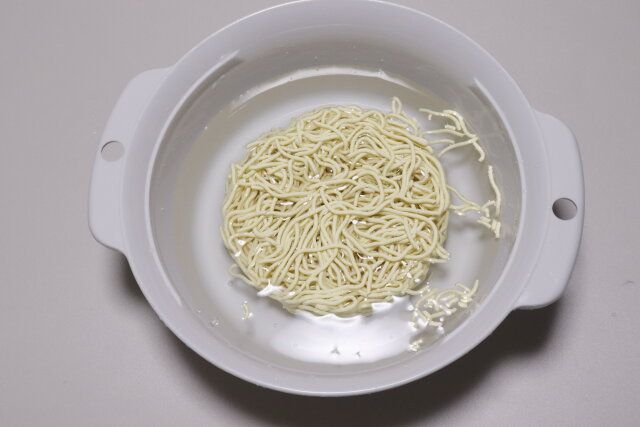 セリアの電子レンジ調理器 ラーメンの使い方
