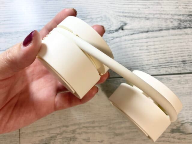 3COINS コンパクトになるロールネックファン 巻いてる状態