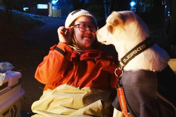 らぶらどーるレトリーバーと女性