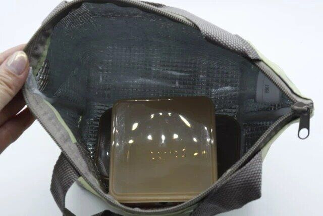 トート型ランチバッグ大 キウイ使用例