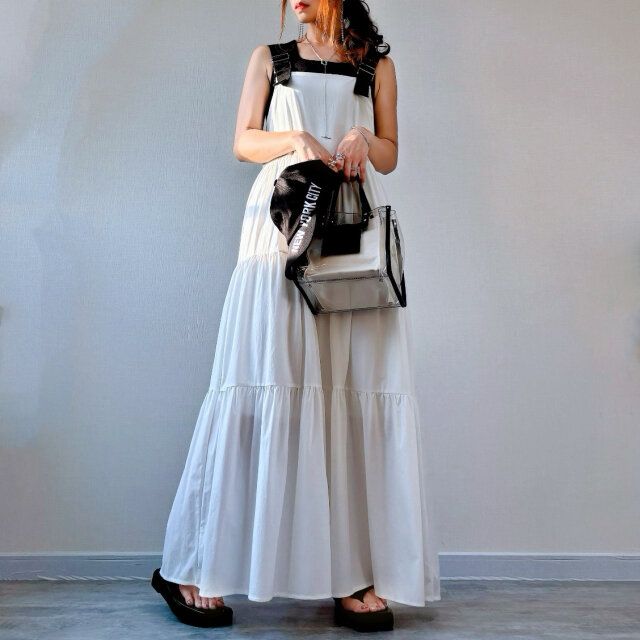 GUリブニットスクエアネックタンクトップとワンピースコーデ