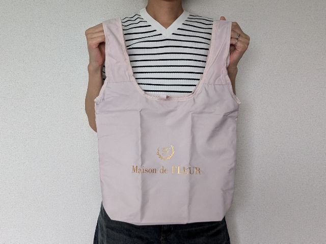 MaisondeFLEURピンク持ったところ