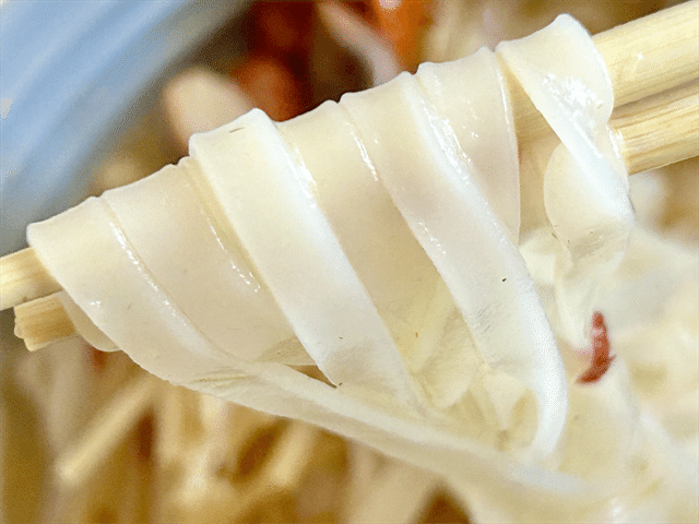 「サジャン ライスヌードル(フォー)」麺アップ