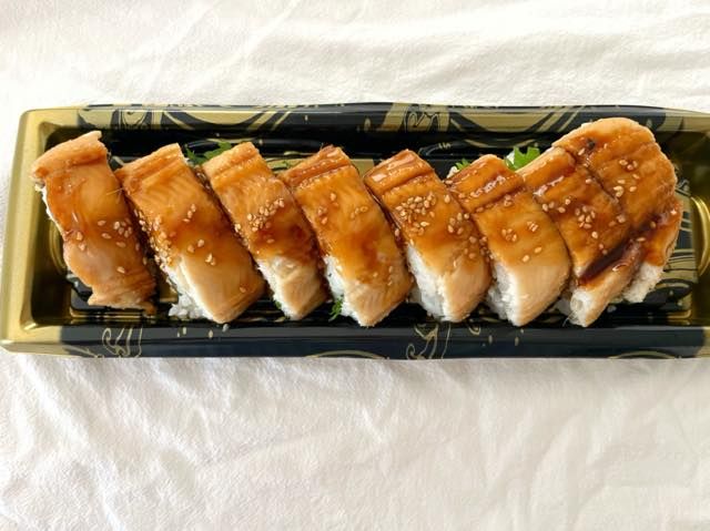 ロピアオリジナル、海鮮魚萬の穴子バッテラ 8切れ