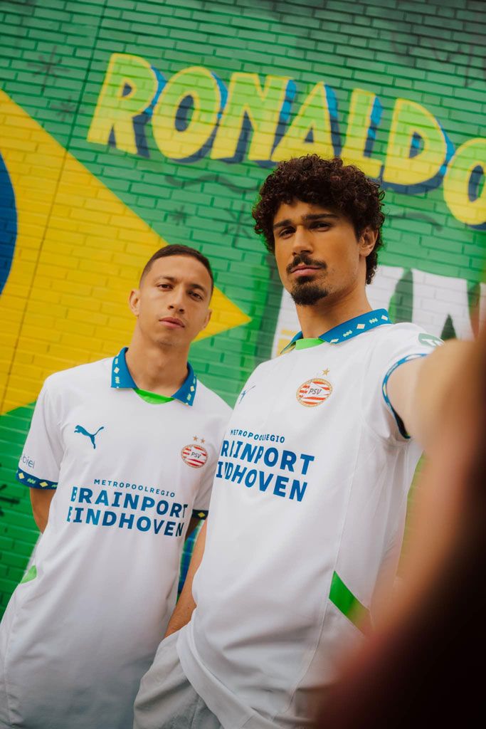 オランダ王者PSV、「ブラジル」がテーマの新ユニフォームを発表！“白と青”で王国に敬意を表す