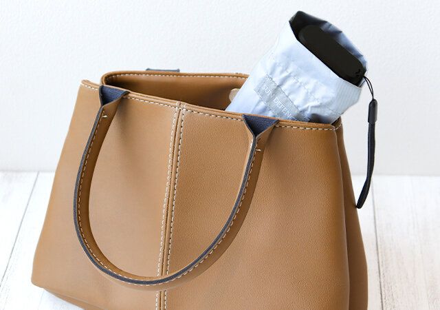 宝島社のSUN DEFENCEのほぼスマホサイズの99.99％以上遮光日傘付録4