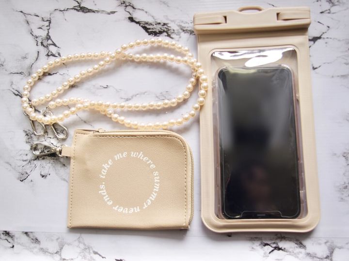 3COINS ポーチ付き防滴スマホケース 付属品