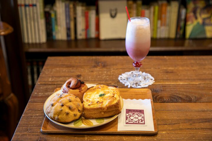 映画と、本と、カフェと。ノスタルジックな空間で過ごす自分時間／鵠沼海岸・シネコヤ