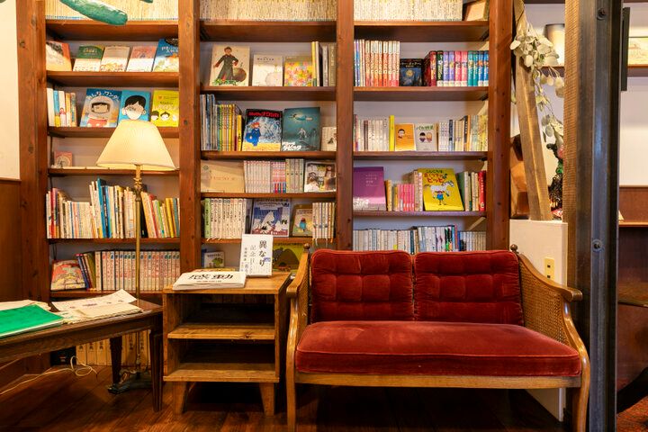 映画と、本と、カフェと。ノスタルジックな空間で過ごす自分時間／鵠沼海岸・シネコヤ