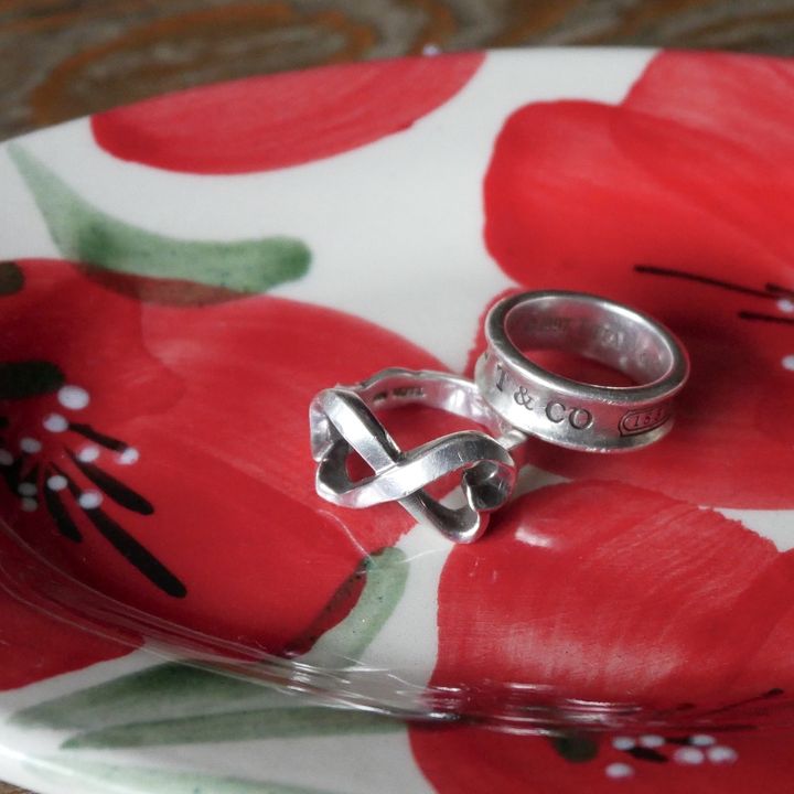 〈TIFFANY & Co.〉のリング
