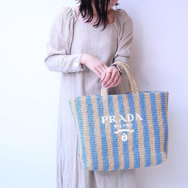 プラダのビッグバッグ