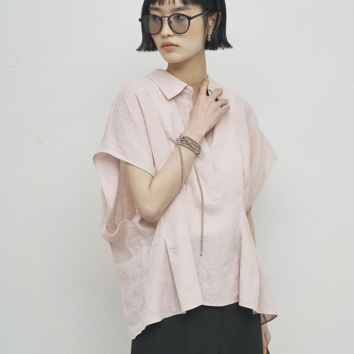 画像: 「リネンウエストシェイプブラウス」￥22,000 出典：ガリャルダガランテ