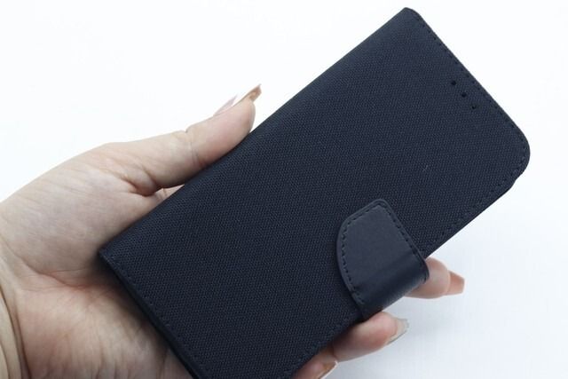 100均ダイソーのiPhone15スマホケース3