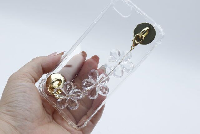 セリア スマートフォン ハンドチェーン デザイン