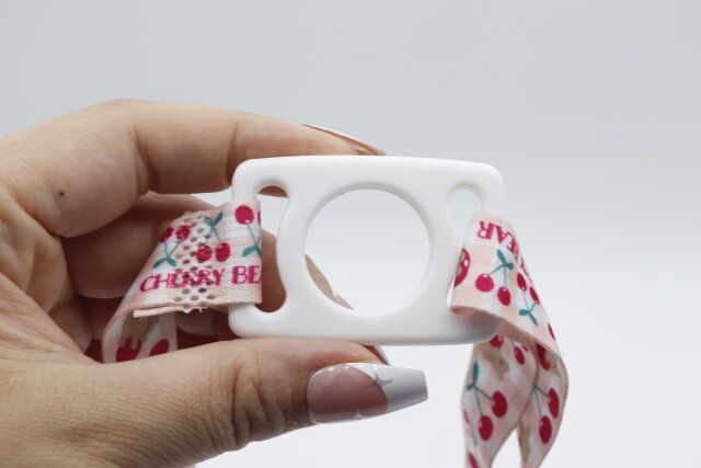 100均ダイソーのペットボトルストラップ4