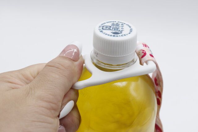 100均ダイソーのペットボトルストラップ5