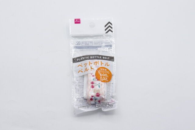 100均ダイソーのペットボトルストラップ1