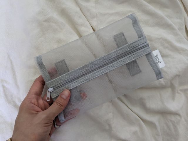 真ん中のメッシュケース