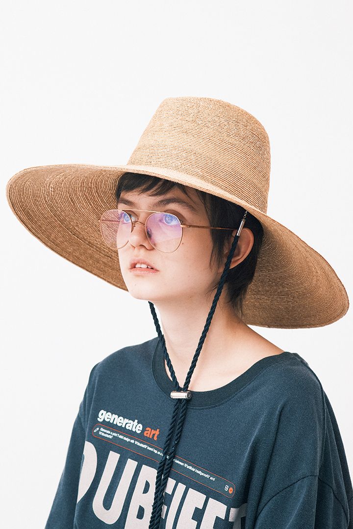 ギークシックに必要な帽子、ヘッドアクセサリー、大きな眼鏡をゲットしよう