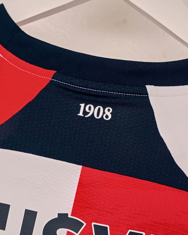 上田綺世もモデルに！フェイエノールトが2024-25新ユニフォームを発表 “街の象徴”に触発のデザイン