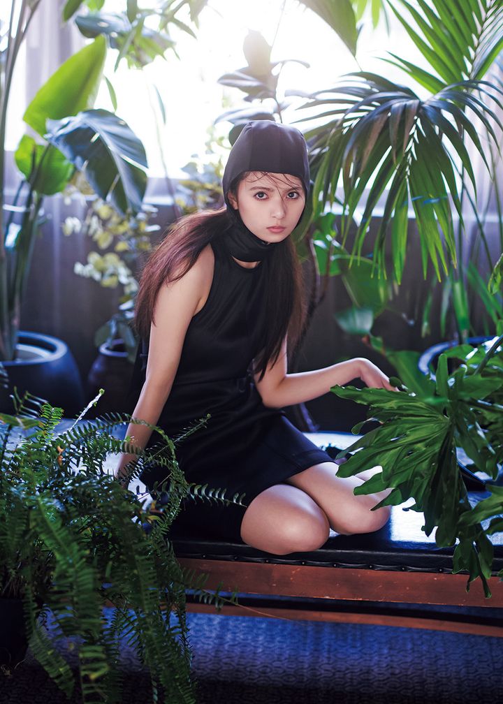 齋藤飛鳥とサンローラン 