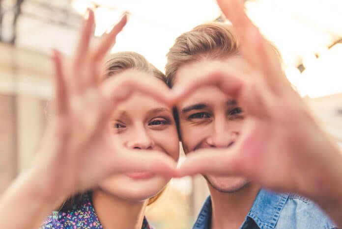 女性が相手に告白してほしいサイン6つをご紹介