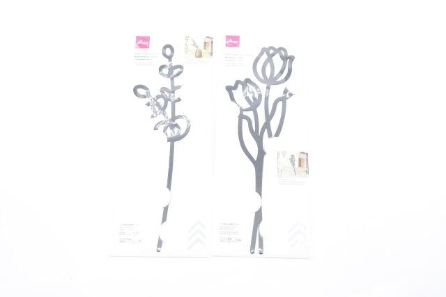 ダイソーのワイヤーフラワー（ユーカリ）とワイヤーフラワー（チューリップ）のパッケージ