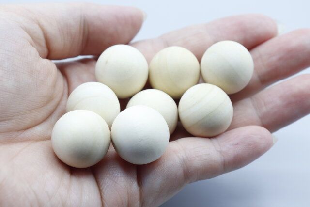 セリアの可愛いウッドアロマボール8pcs