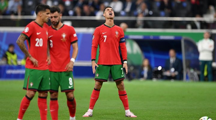 39歳ロナウド、EUROでフリーキックを外しすぎ！？W杯など国際大会での「成功率」をメッシと比較すると…