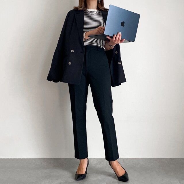 ボーダーTのオフィスカジュアルコーデ