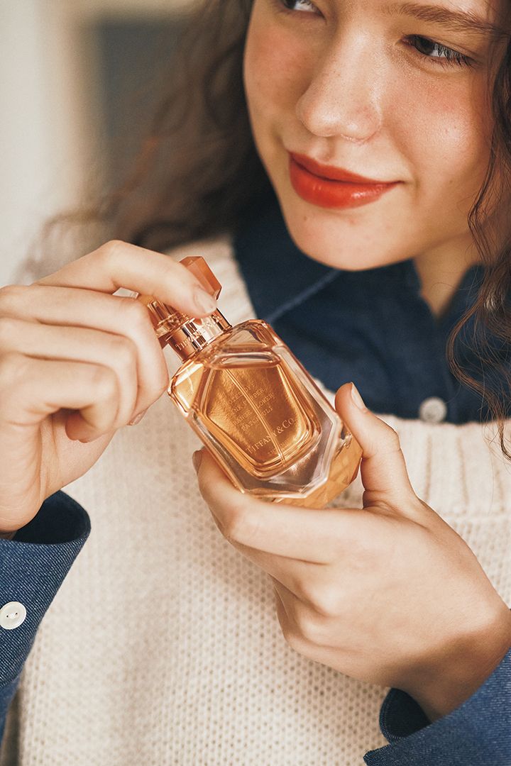 ファッションと香りをコーディネートさせてみよう【レディな装いの場合】