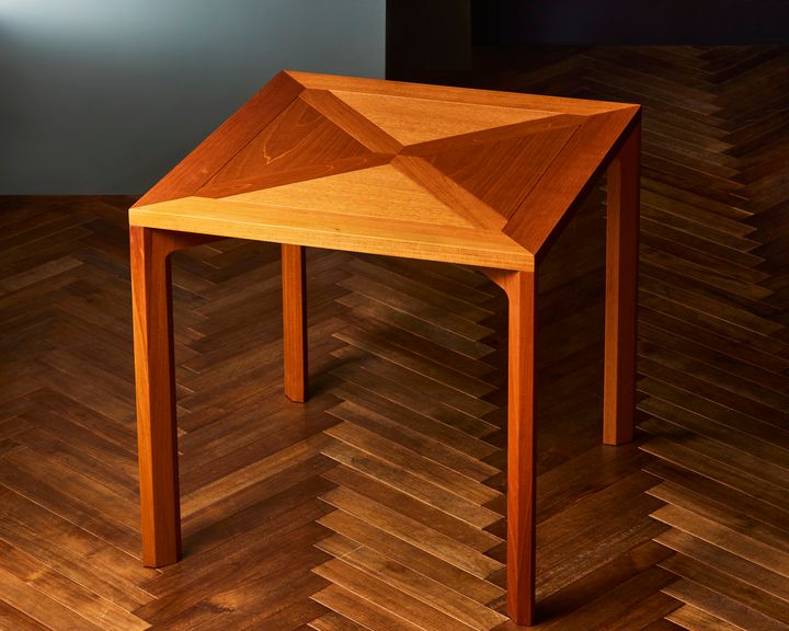 北欧デザインの鬼才、ポール・ケアホルムの名作が復刻！現在展覧会も開催中