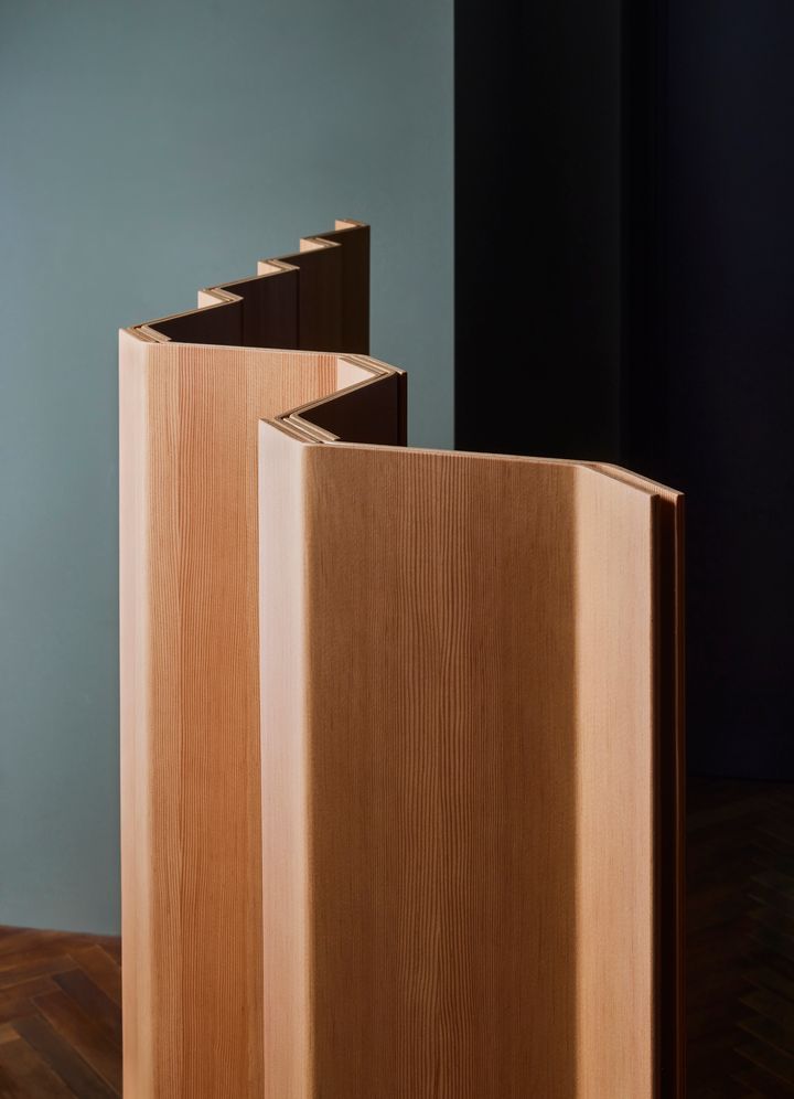 北欧デザインの鬼才、ポール・ケアホルムの名作が復刻！現在展覧会も開催中