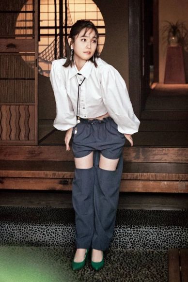 デザイン性の高いパンツコーデ